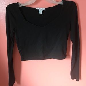Black long sleeve crop top